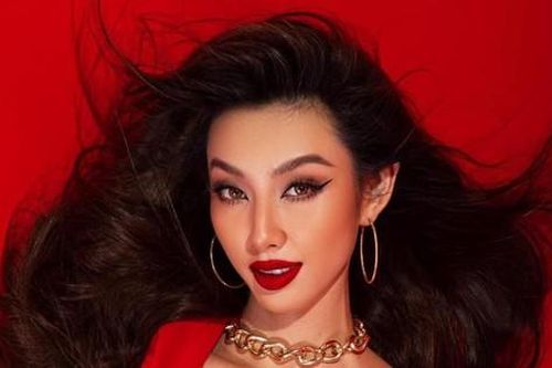 Hoa hậu Thùy Tiên đã làm điều này giữa hội bạn thân 'siêu giàu' mà khán giả 'choáng' nặng