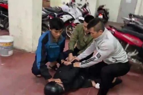 Huế: Tóm gọn 2 thanh niên đang giao dịch lượng lớn ma túy