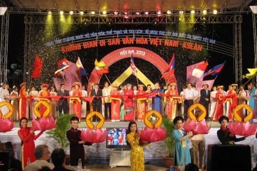 Ngoại giao 'chắp cánh' sức mạnh mềm văn hóa