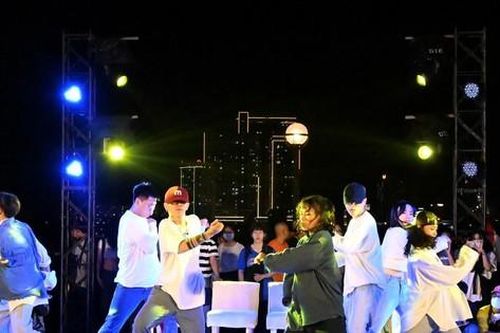 Sôi động Light up Đà Nẵng giữa phố đêm