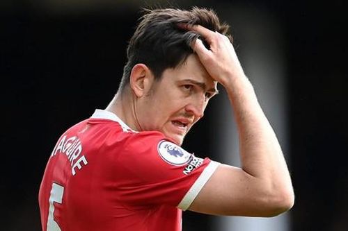 Tại sao đội trưởng MU Harry Maguire ngồi dự bị trước Arsenal?