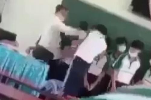 Xác minh, xử lý giáo viên tát học sinh và rũ sách vở học sinh xuống đất
