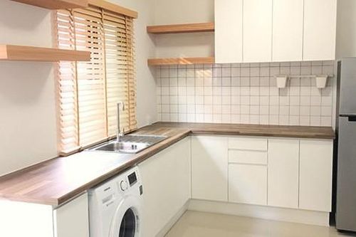 Nhà bếp theo phong cách quán cà phê độc đáo, khiến việc nấu nướng trở nên thoải mái và có cảm hứng hơn
