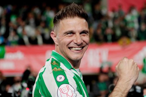 Joaquin vô địch Copa del Rey với Betis ở tuổi 41