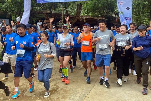 Gần 150 vận động viên tham gia Giải Marathon xuyên rừng tại Lai Châu