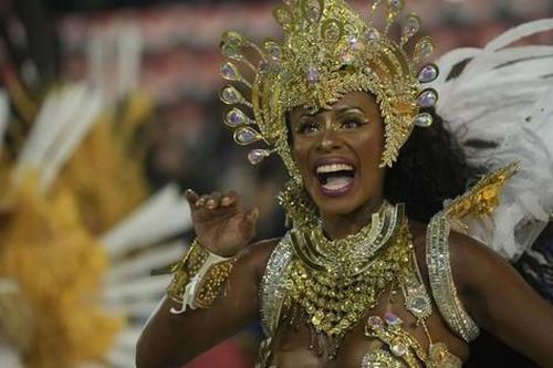 Lễ hội Carnival rực rỡ trở lại sau đại dịch