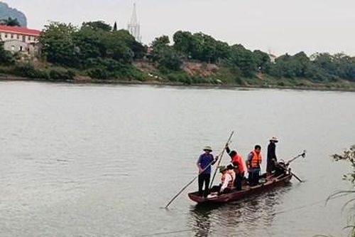 Tìm thấy thi thể bé trai 4 tuổi trong vụ 2 anh em họ đuối nước trên sông Mã