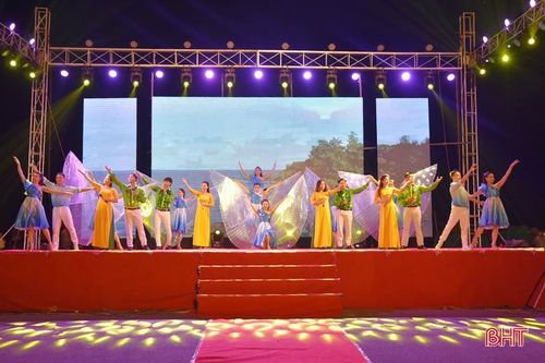 'Biển Lộc Hà - đến để yêu hơn'