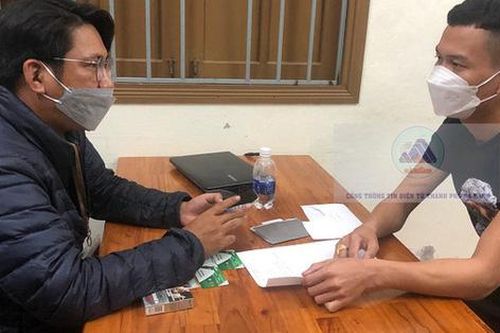Đóng giả 'máy bay', 2 nam thanh niên lừa tiền môi giới của các 'phi công'