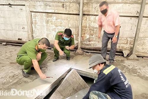 Khai quật hơn 42 tấn chất thải nguy hại tại doanh nghiệp Bóng đèn Điện Quang