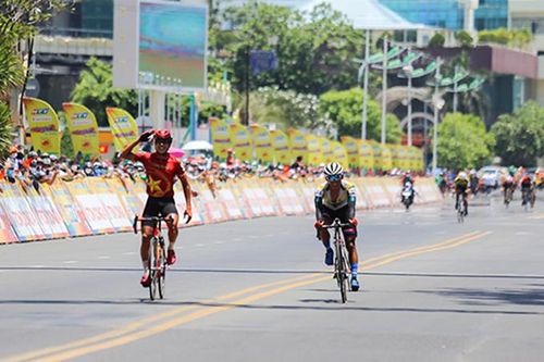 Tay đua Hà Văn Sơn (Quân khu 7) giành chiến thắng chặng 18