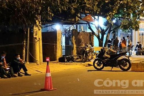 Chồng nhậu xỉn về đánh vợ, bị vợ cầm kéo đâm tử vong