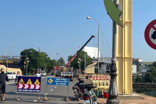 Trang trí cầu giống 'hàng rào nhà tù' ở Quảng Trị: Chủ đầu tư buộc phải tháo dỡ