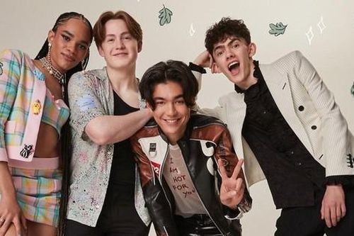 Truy lùng 'in tư' dàn cast trẻ từ series LGBTQ+ tuổi teen siêu cấp đáng yêu 'Heartstopper'