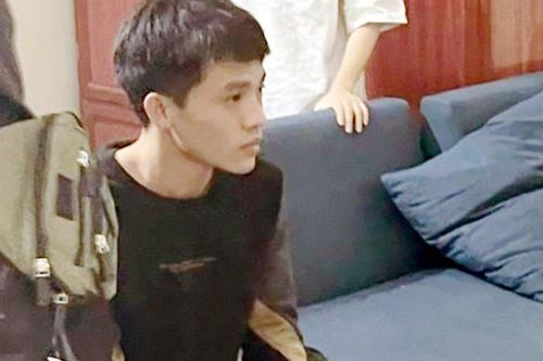 Dọa tung clip 'nóng' để tống tiền
