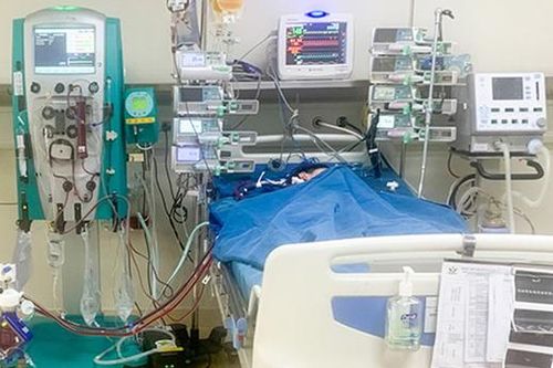 Hành trình vượt 'cửa tử' của cậu bé 10 tuổi nhiễm Covid-19