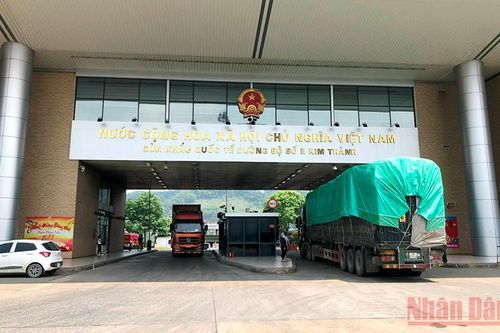 Cặp cửa khẩu Kim Thành-Bắc Sơn thông quan 60-80 xe hàng trong ngày