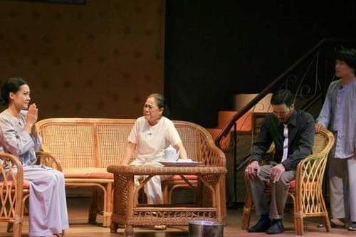 Sân khấu kịch Hoàng Thái Thanh: Đổi mới với 'mùa diễn'