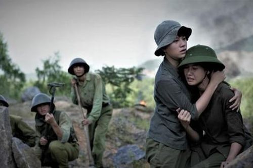 'Bình minh đỏ' - những thước phim về Trung đội nữ lái xe Trường Sơn anh hùng