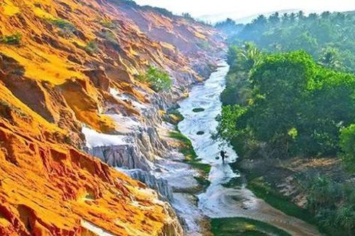 Cơ quan điều tra Bộ Công an kiểm tra thực địa dự án dã ngoại Bồng Lai tại Bình Thuận