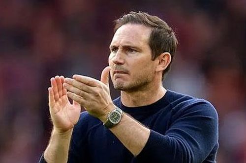 HLV Lampard tố cáo trọng tài cướp penalty của Everton