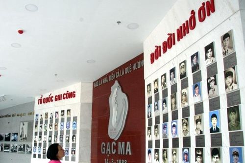 Dạy học trò từ thuở còn thơ về Hoàng Sa, Trường Sa