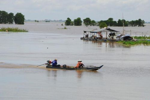 Mực nước sông Mekong lên cao bất thường giữa mùa khô