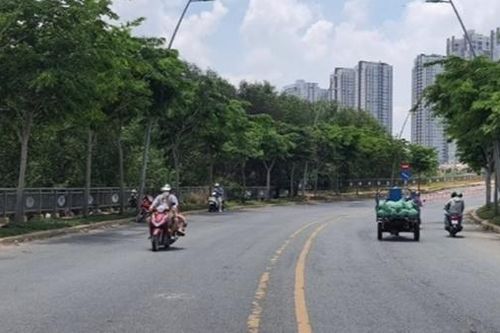 Nữ MC bị đối tượng cướp xe máy đâm trọng thương