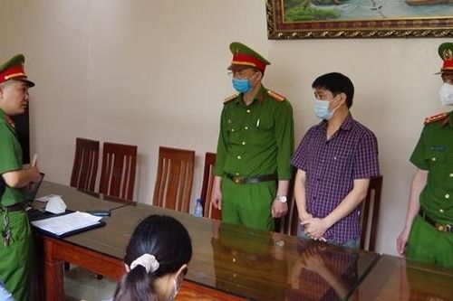 Khởi tố một phó giám đốc khai thác quặng trái phép