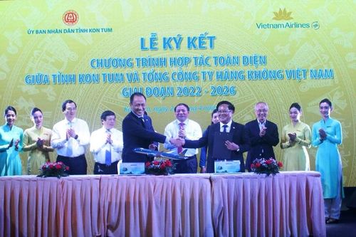 Diễn đàn 'Du lịch Kon Tum - Tiềm năng và triển vọng': Hàng loạt thỏa thuận được ký kết, hợp tác phát triển du lịch.