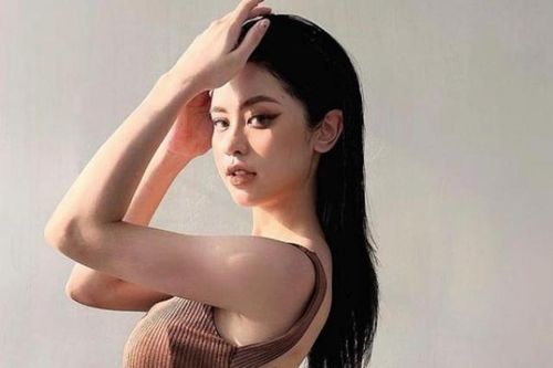 'Hot girl tạp hóa' Hàn Hằng khoe đường cong với chiếc váy hút mắt