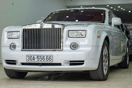 'Soi' Rolls-Royce Phantom biển khủng, giới hạn 100 chiếc tại Hà Nội