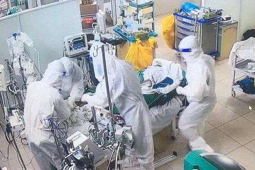 Bé trai bị tổn thương não sau khi khỏi Covid-19