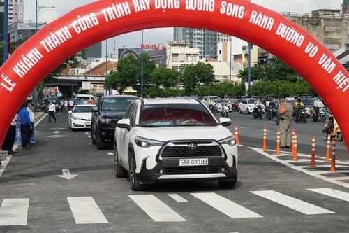 Thành phố Hồ Chí Minh: Chính thức thông xe đường song hành đại lộ Võ Văn Kiệt