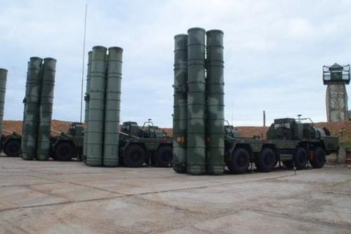 So sánh sự khác biệt giữa tên lửa S-500 và S-400