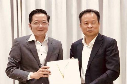 Tổng lãnh sự Đỗ Nam Trung và Giám đốc Sở Ngoại vụ Quảng Tây trao đổi các biện pháp giải tỏa ách tắc thương mại biên giới