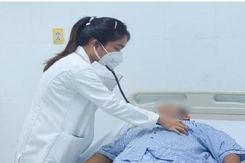 Cảnh báo rắn lục đuôi đỏ cắn người vào mùa mưa