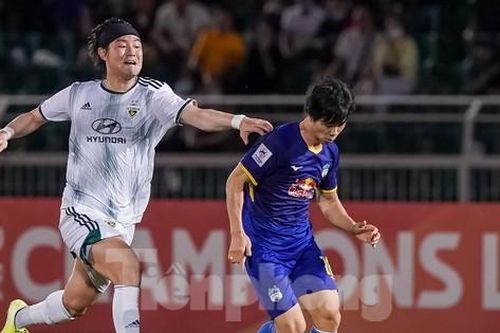 HLV Jeonbuk Hyundai thất vọng khi bị Văn Toàn sút tung lưới