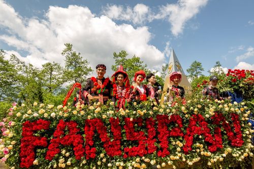 Lễ hội hoa hồng Fansipan 2022 khai màn đại tiệc Hè ở Sa Pa