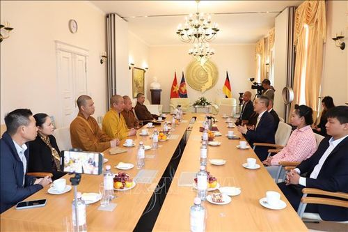 Đoàn Giáo hội Phật giáo Việt Nam thăm làm việc tại Đức