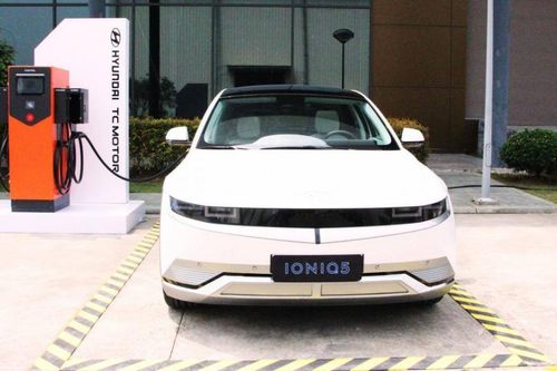 Hyundai IONIQ 5 ra mắt tại Việt Nam, di chuyển tối đa 450km sau một lần sạc