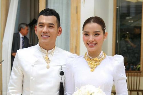Choáng với sính lễ khủng trong đám cưới của sao Việt: Vàng, kim cương chói mắt