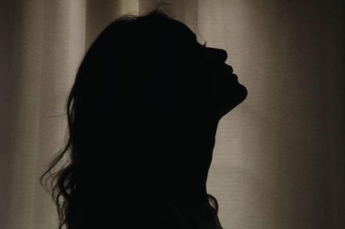 Nữ ca sĩ bị tố lồi lõm với người hâm mộ: Thái độ khó chịu ra mặt?