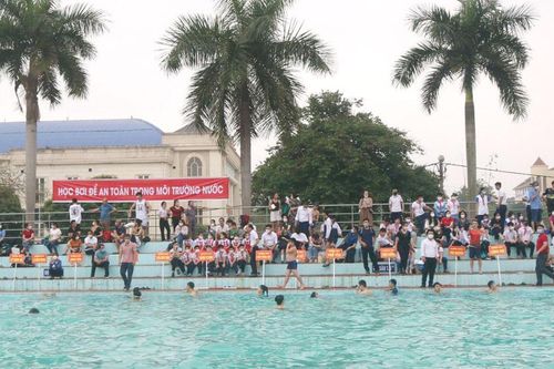 Phát động luyện tập môn bơi và kỹ năng chống đuối nước cho trẻ em