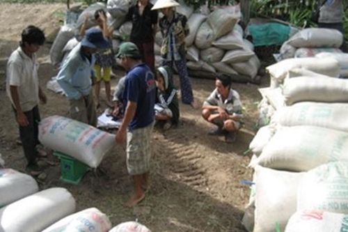 Bài 3: 'Đầu tàu' ì ạch, 'cuối toa' cọc cạch