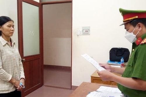 Đóng giả người khác để lừa đảo chiếm đoạt tiền mua bán đất