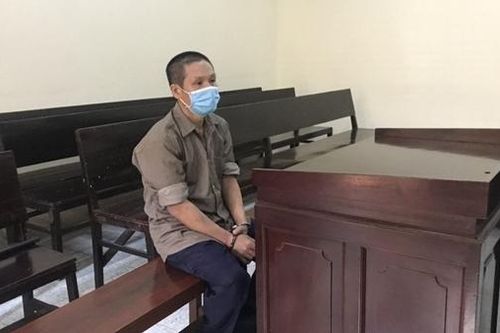 Mâu thuẫn chia tài sản sau ly hôn, chồng dùng xăng đốt vợ