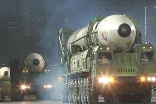 Ông Kim Jong-un cam kết đẩy mạnh chương trình vũ khí hạt nhân