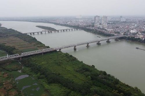 Thương tâm phát hiện nạn nhân rơi xuống sông Hồng đang mang thai