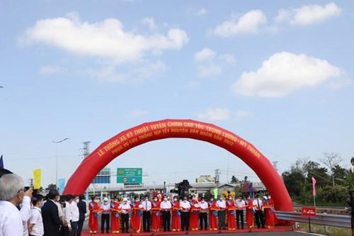 Khánh thành cao tốc Trung Lương - Mỹ Thuận, không thu phí trong 2 tháng